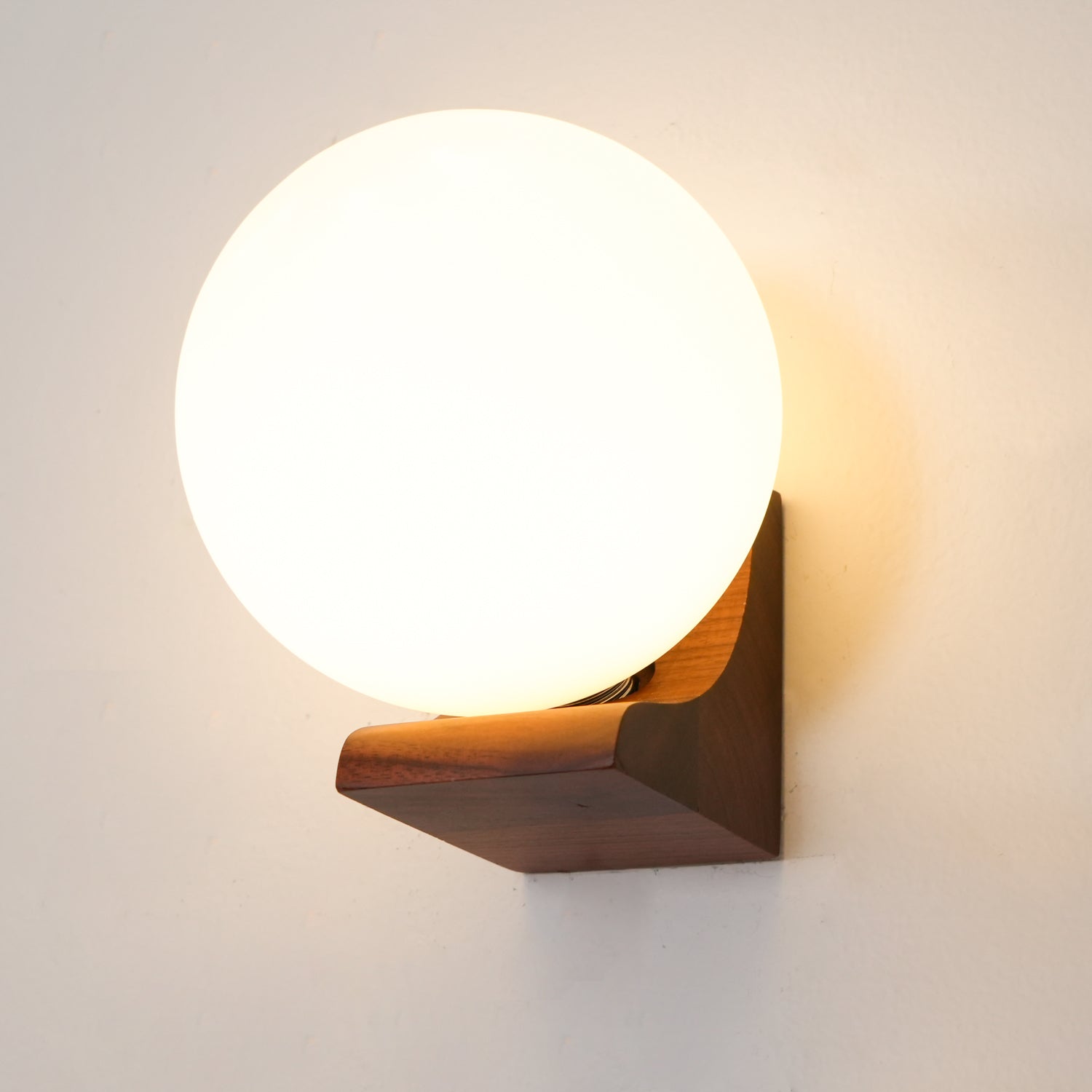 Evelyn Orb Wall Lamp