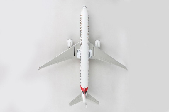 SKYMARKS Emirates 777 300Er Expo 1/100 W/Wood Stan...