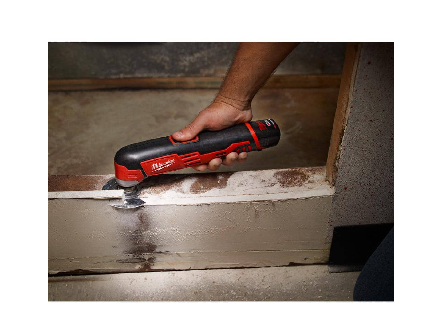 Milwaukee 2426-20 M12 12-Volt Lithium-Ion Cordless Oscillating Multi-Tool (Tool-Only)