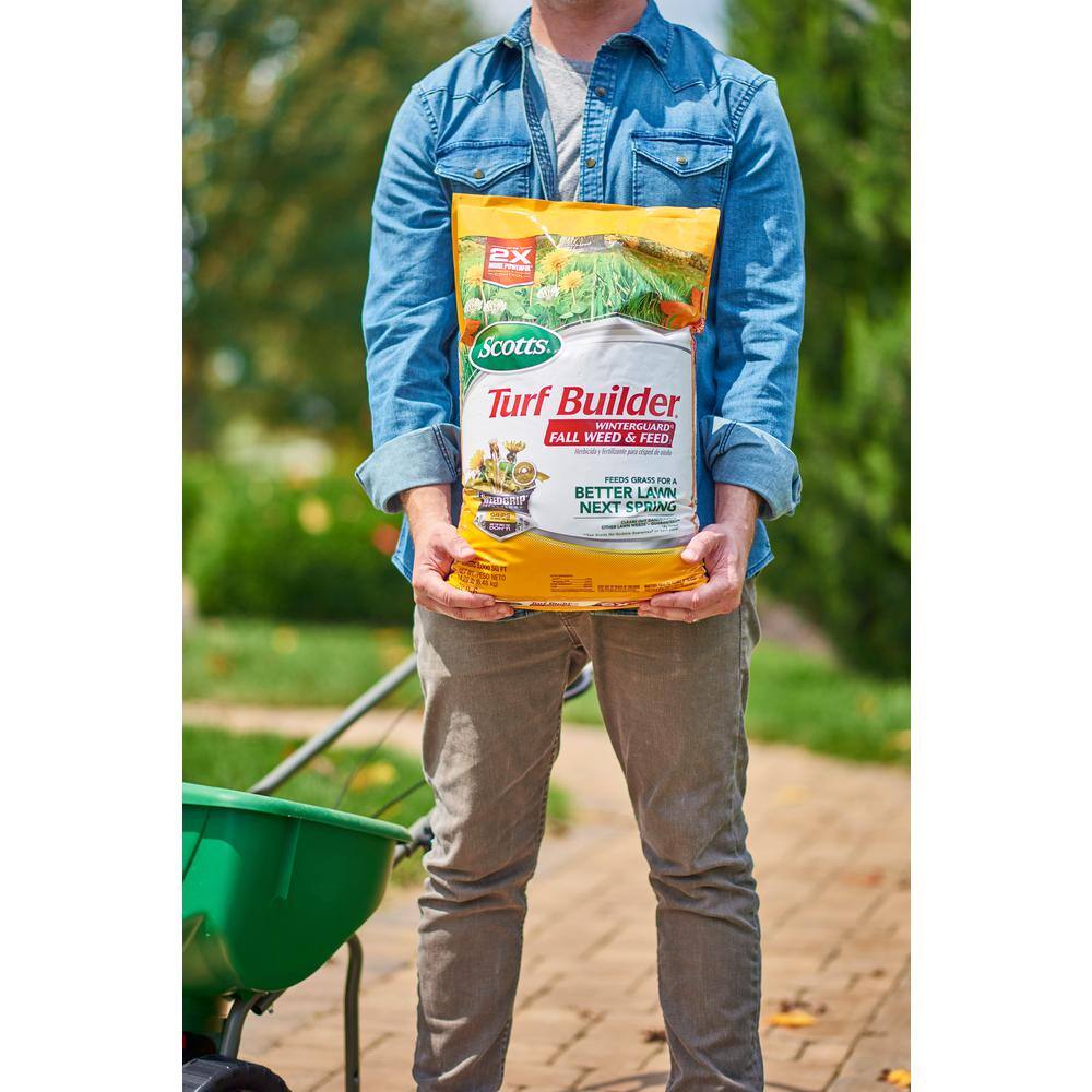 Scotts Turf Builder 14.29 lbs. 5000 sq. ft. WinterGuard Weed Killer Plus Fall Fertilizer 50250