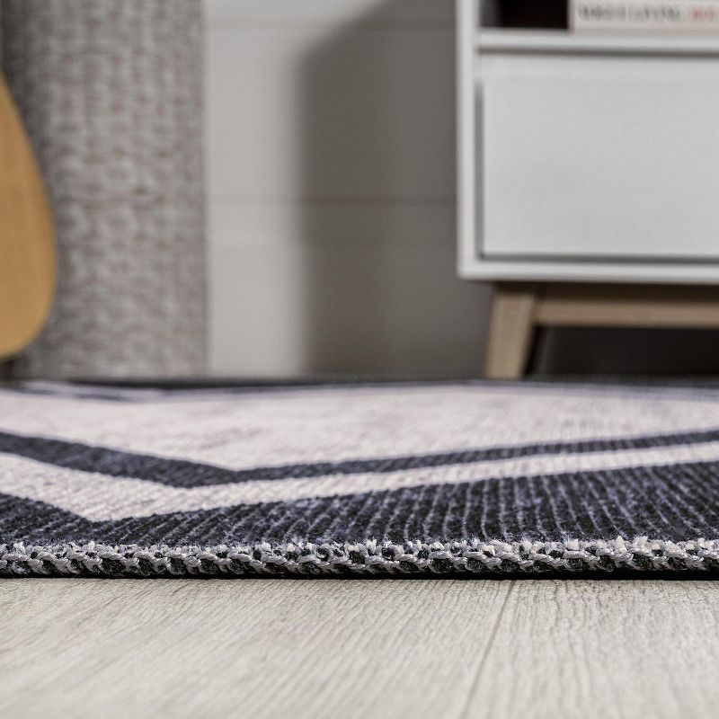 Siksak Chevron Border Rug