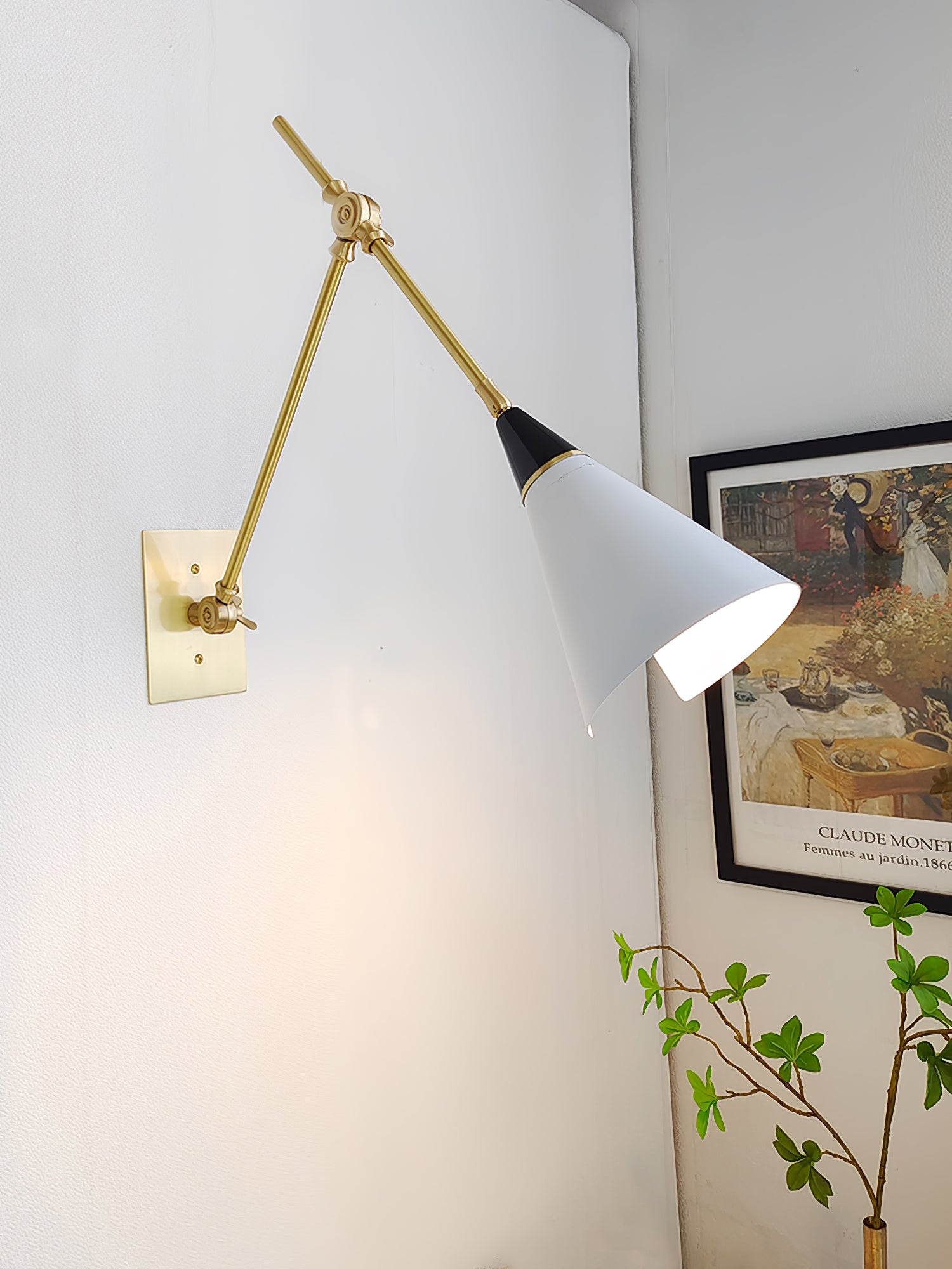 Magari Wall Lamp