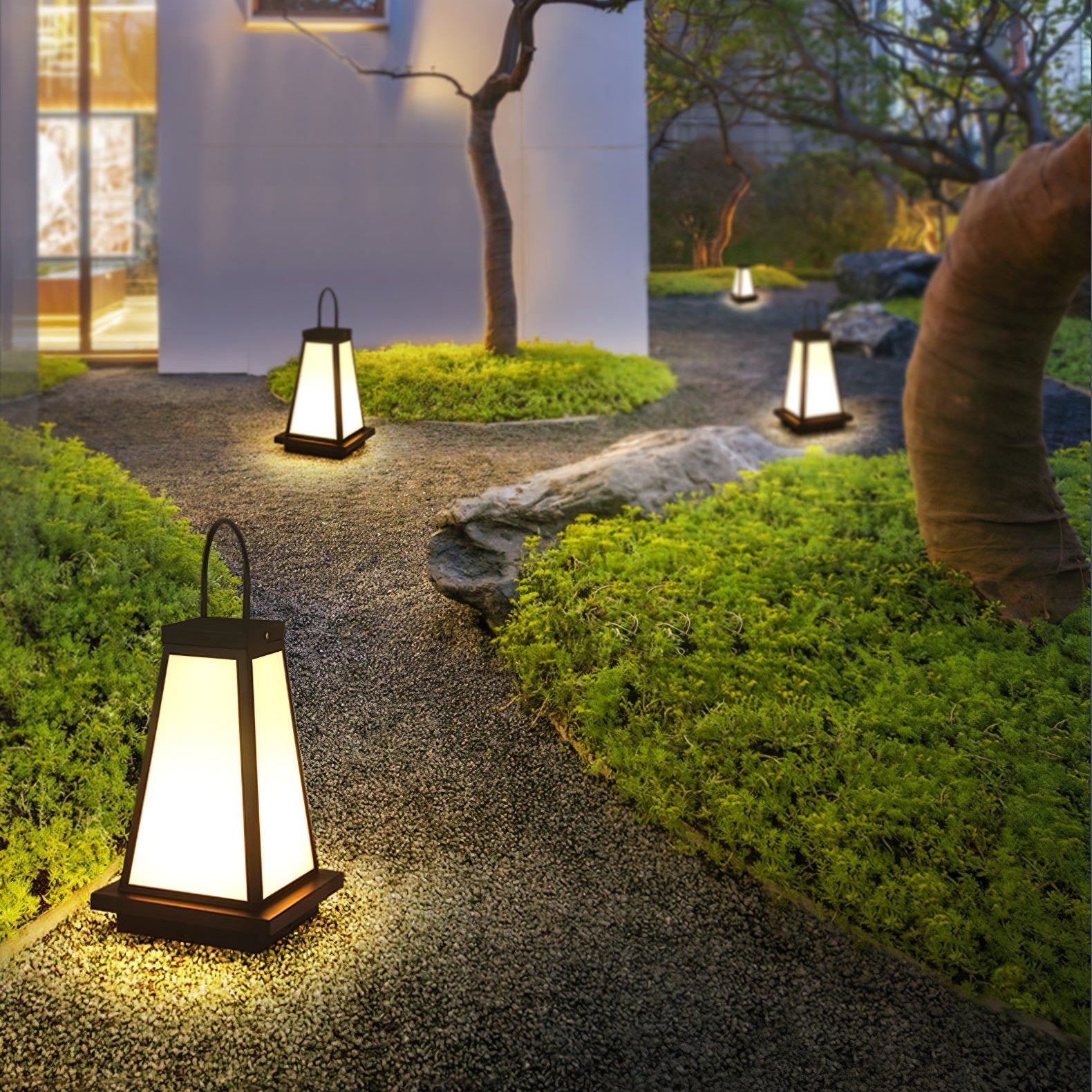 Roam Lantern Solar Outdoor Lamp