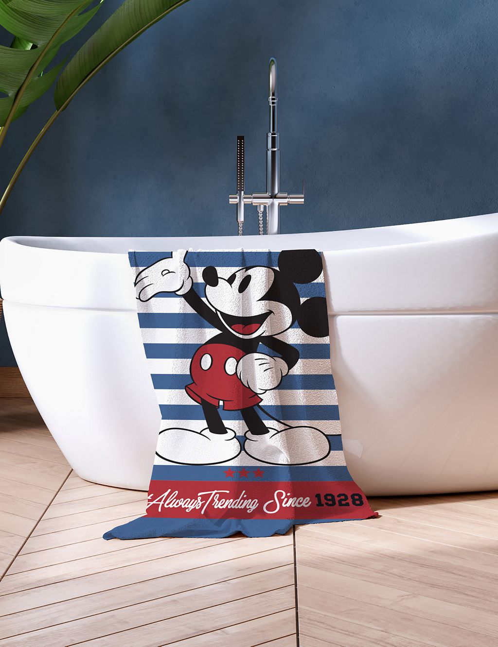 Pure Cotton Mickey Mouse™ Kids' Bath Towel