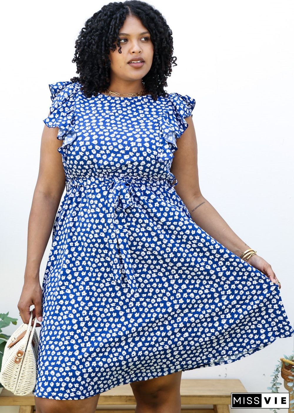 Plus Size White Daisy Print Midi Dress with Ruffle Sleeves