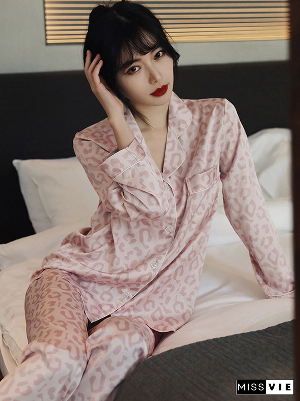 Comfortable Lapel Leopard T-Shirt&Pants Pajama Set