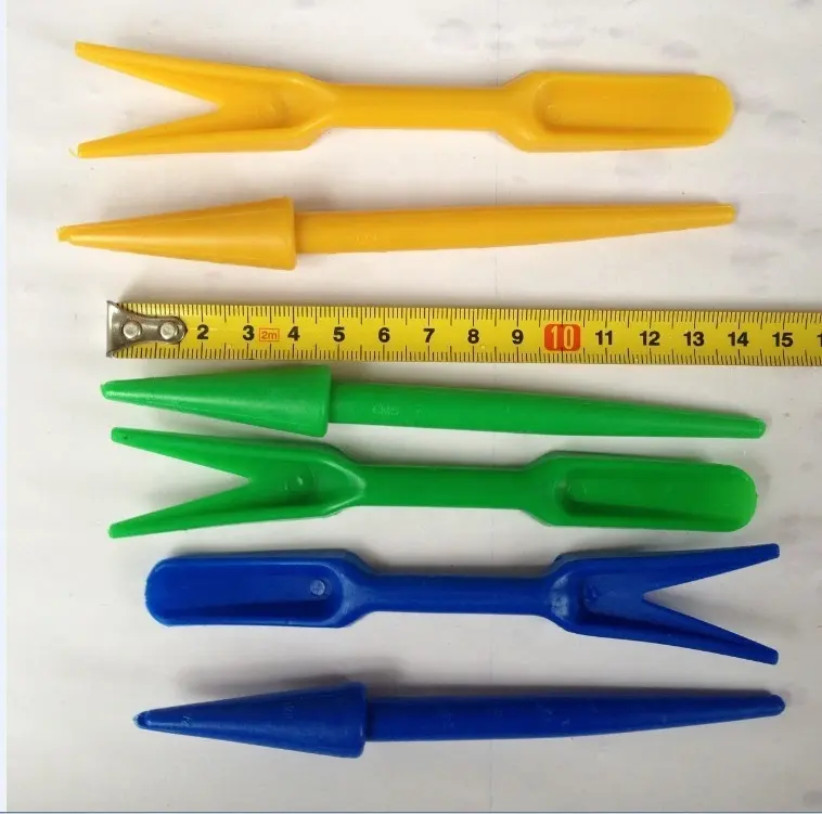 Hot Sell Plastic Green Lightweight Seedlings Dibber and Widger for Seedlings Dibber Widger