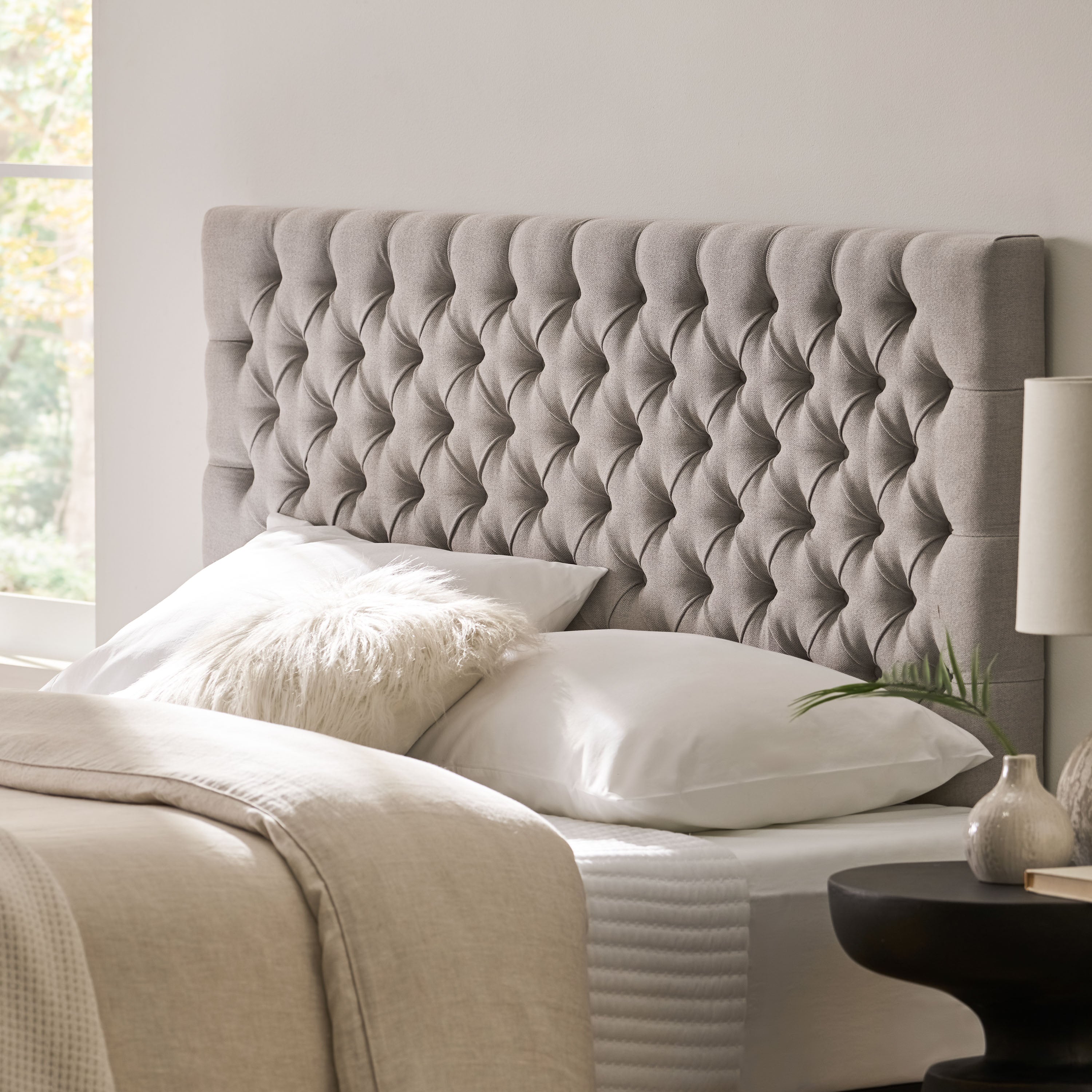 Brunet Contemporary Button Tufted Fabric Queen/Full Headboard