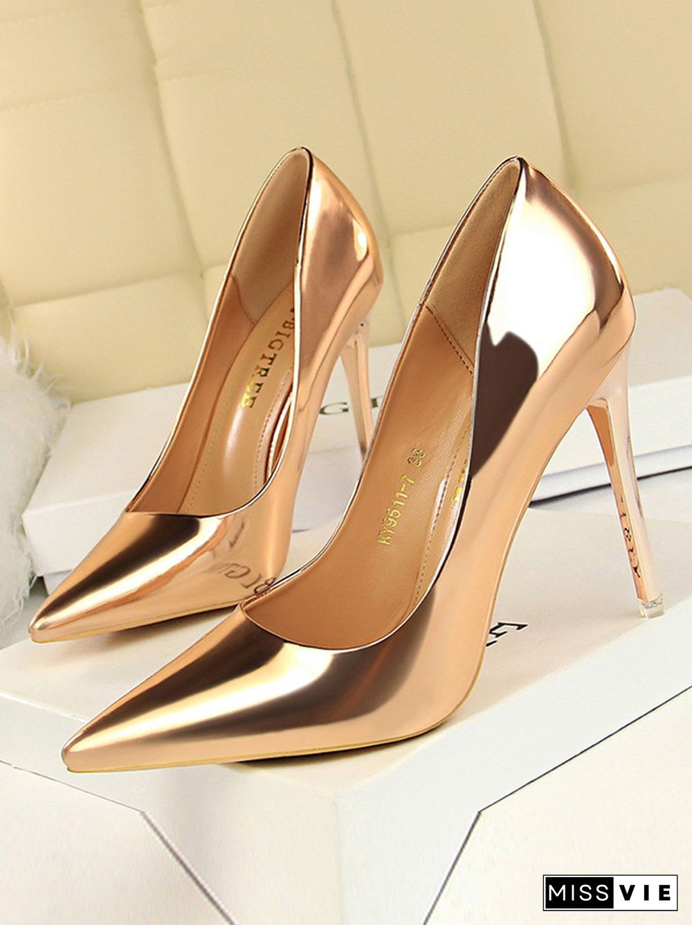 Pointed-Toe Shallow Cut Solid Color Pumps Scarpin Salto