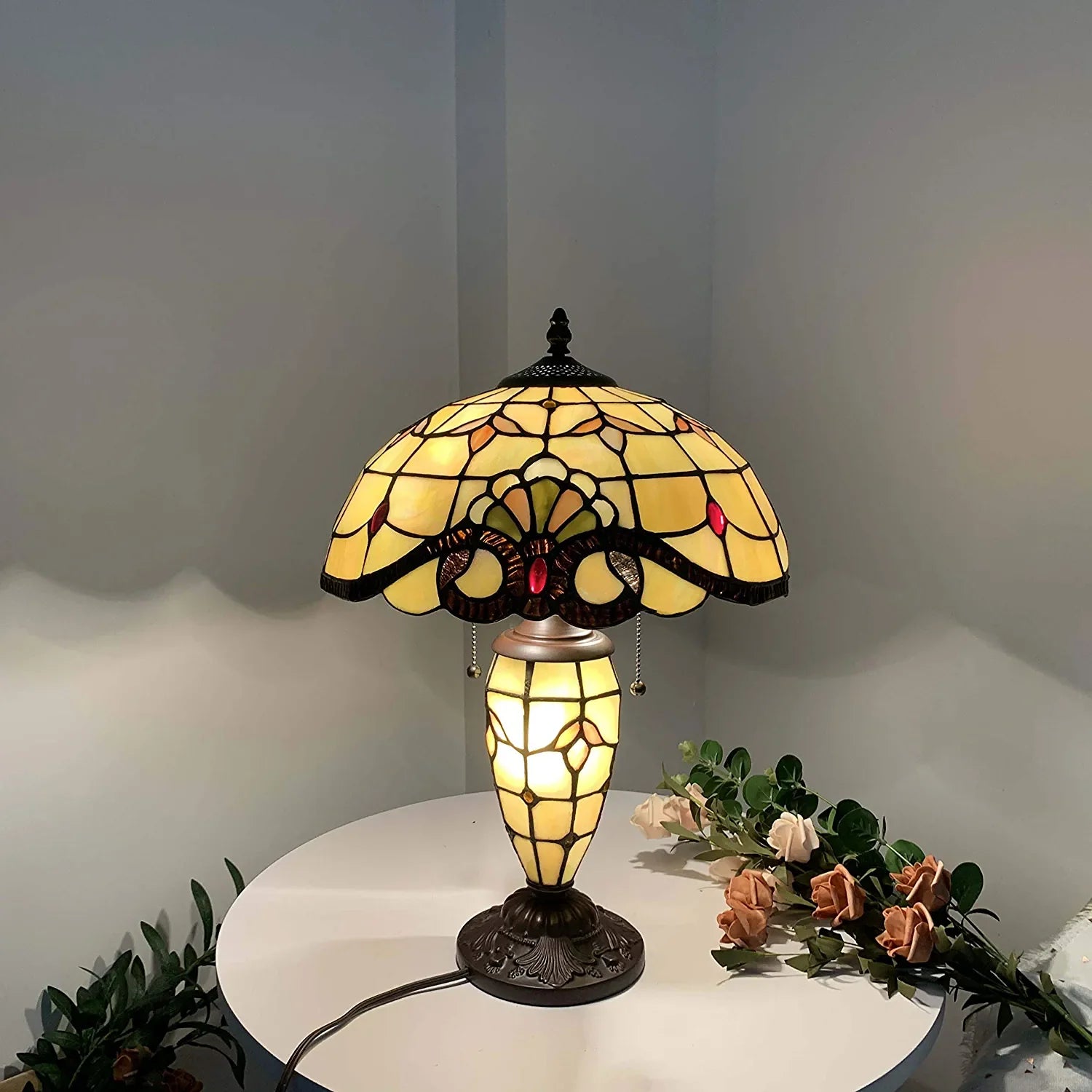 Bieye L10799 Baroque Tiffany Style Stained Glass Table Lamp, Lighted Base, 14" W x 21" H