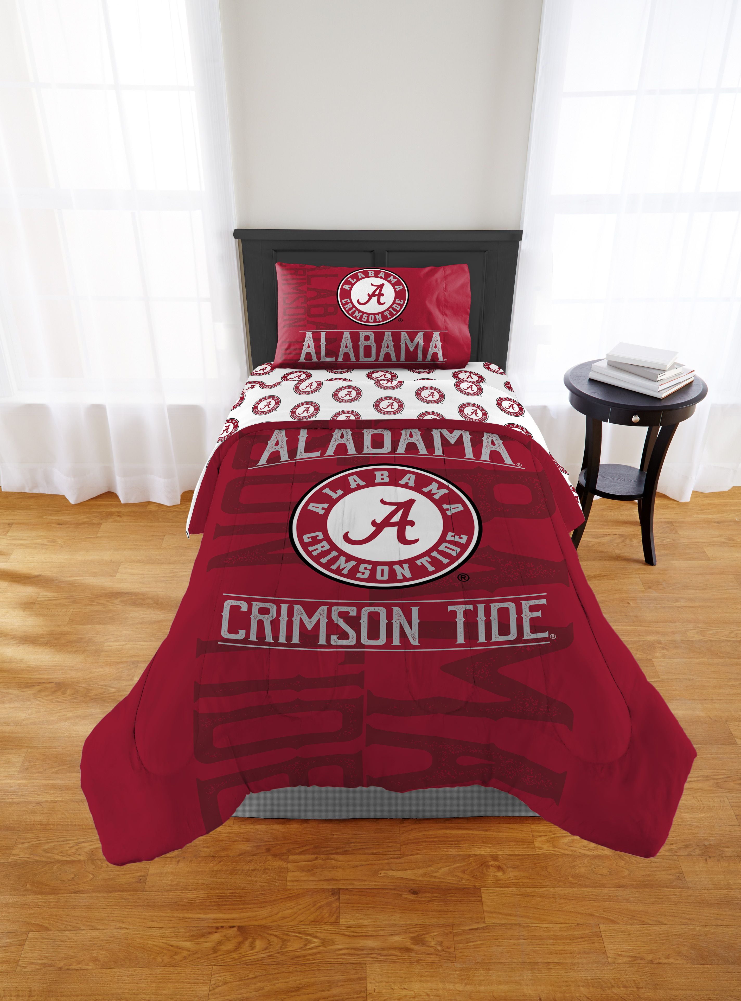 NCAA Alabama Crimson Tide Comforter Set， Twin / Twin XL， Affiliation Design， Team Colors， 100% Polyester， 2 Piece Set