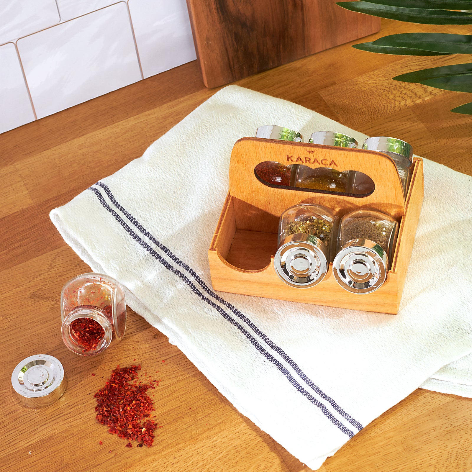 Karaca Casa 7 Piece Spice Rack / Spice Set 153.03.06.1530