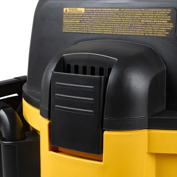 DEWALT 12 gal Poly Wet/Dry Vac