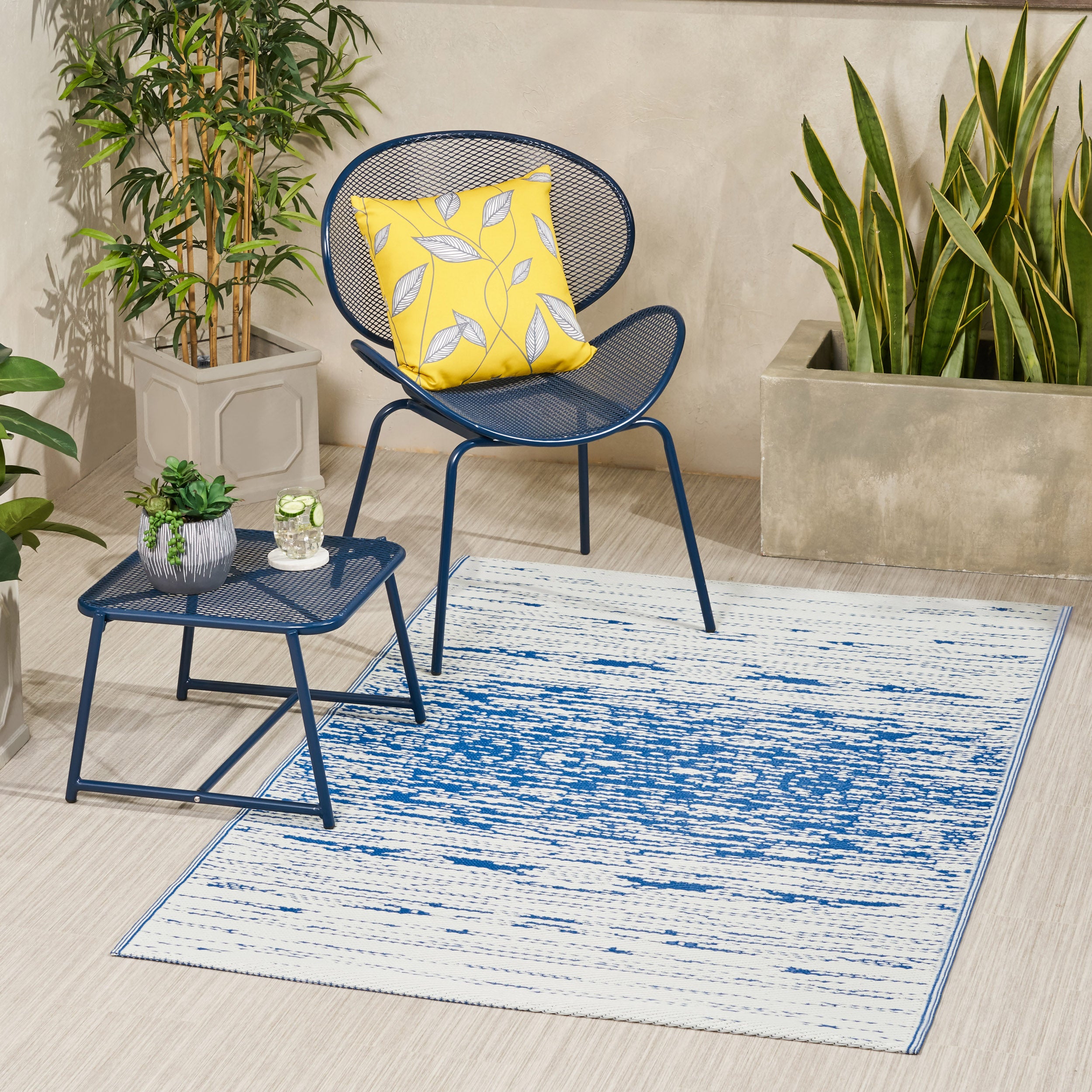 Sadye Outdoor Modern Scatter Rug