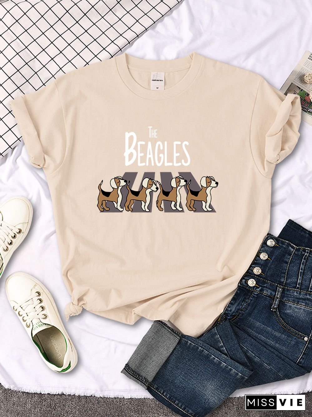 Four Beagles Crossing The Road Printed Female Tshirt Classic Slim Tees Plus Tshirts Anime Clothes Summer Vintage Women T-shirts