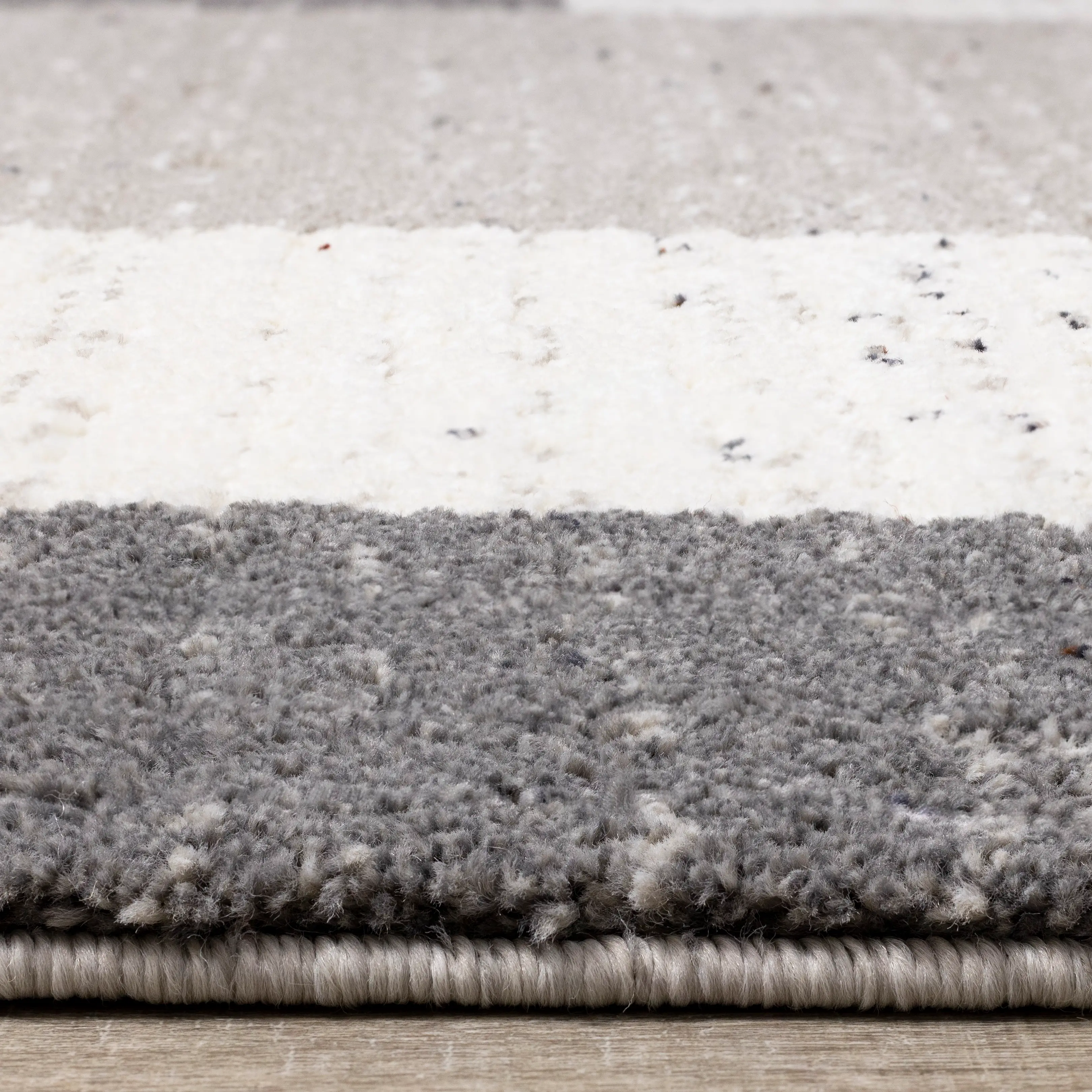 Ravine 5 x 8 Gray Rectangles Area Rug