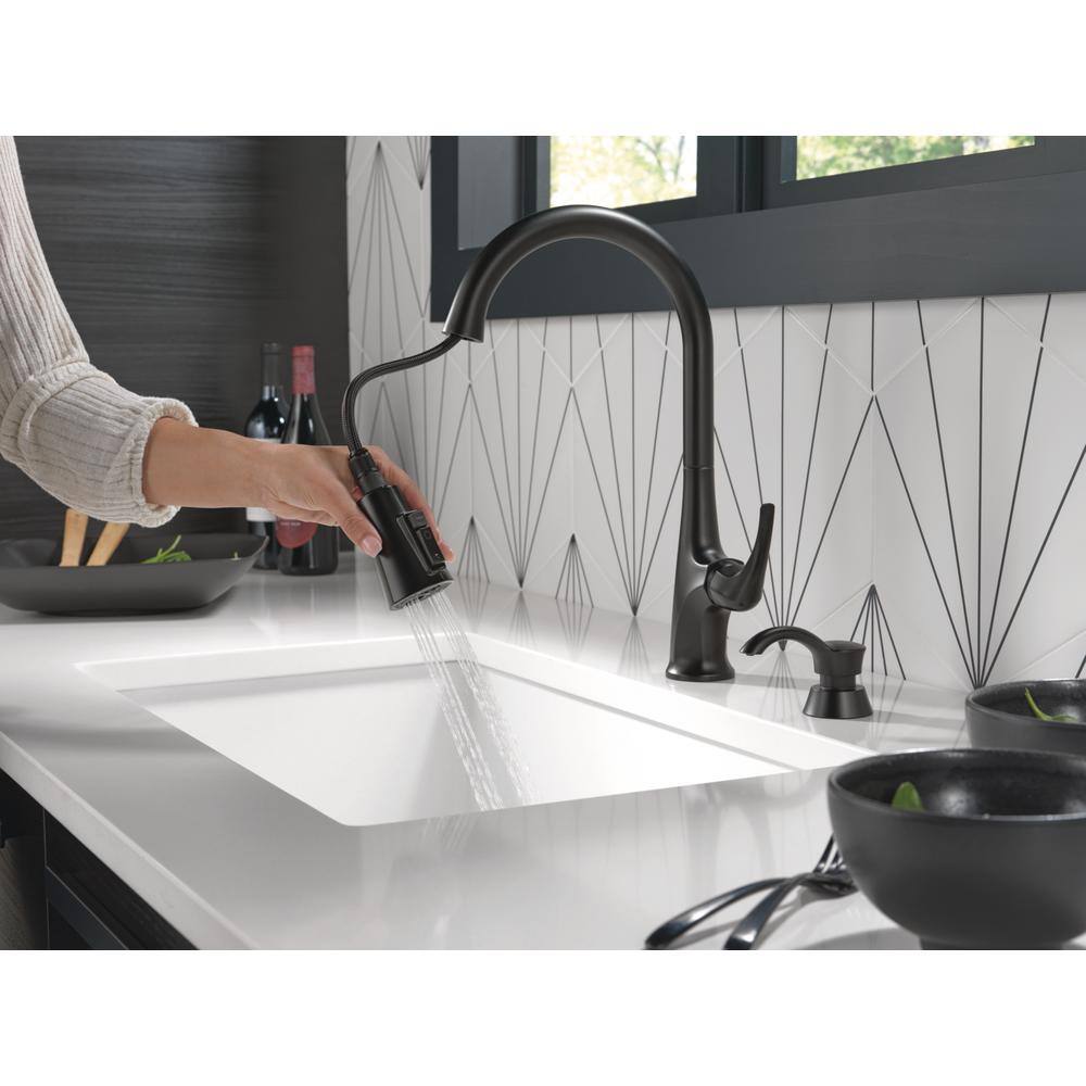 Delta Hyde Single-Handle Pull Down Sprayer Kitchen Faucet with ShieldSpray Technology in Matte Black 19801Z-BLSD-DST