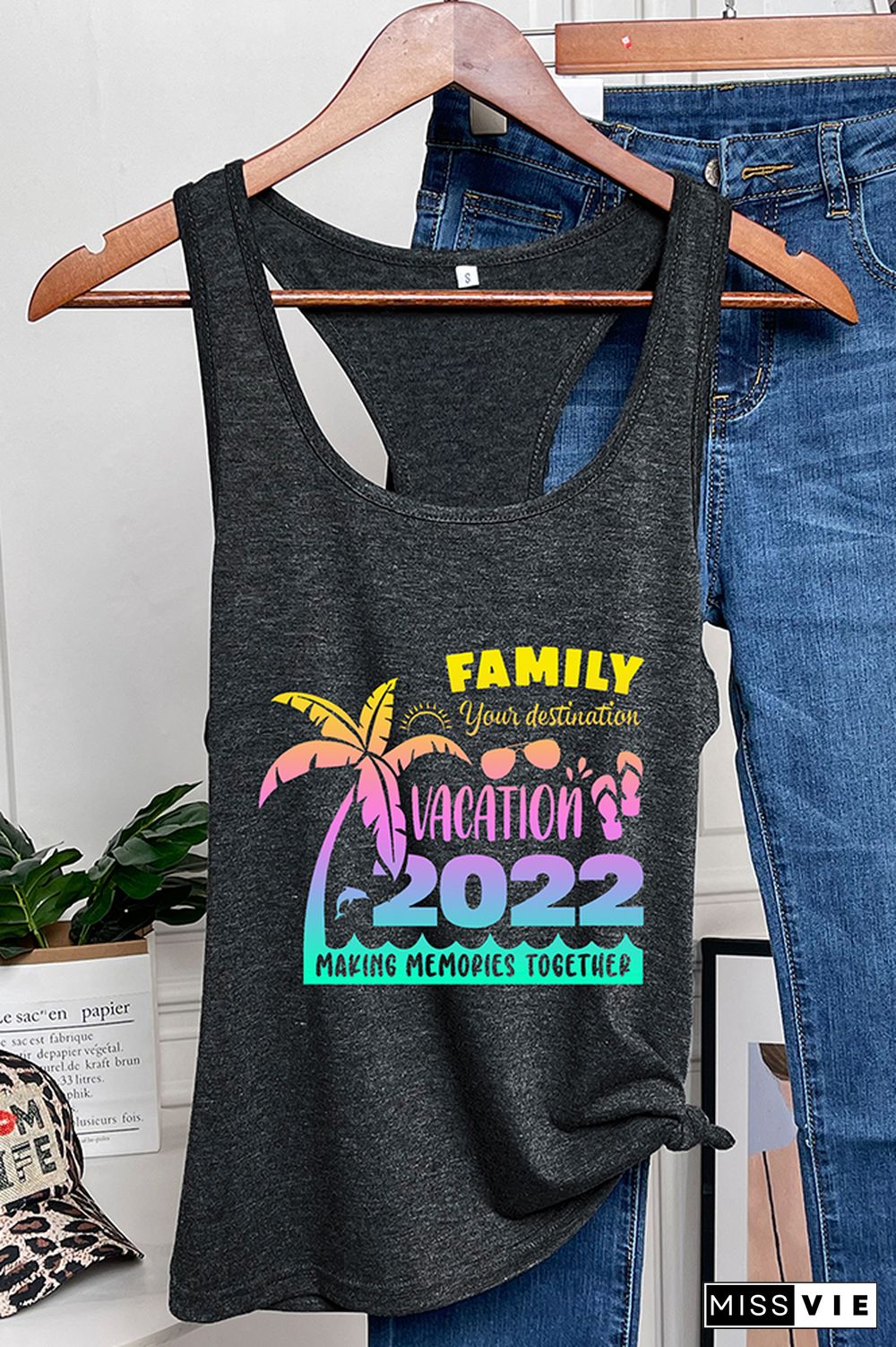 Family Vacation 2022 Graphic Tank Top Wholesale