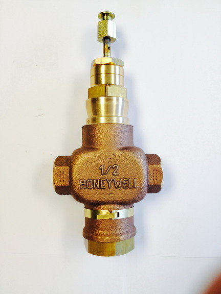 Honeywell V5011N2014 1/2 NPT. 2 Way Steam/h2O Val...