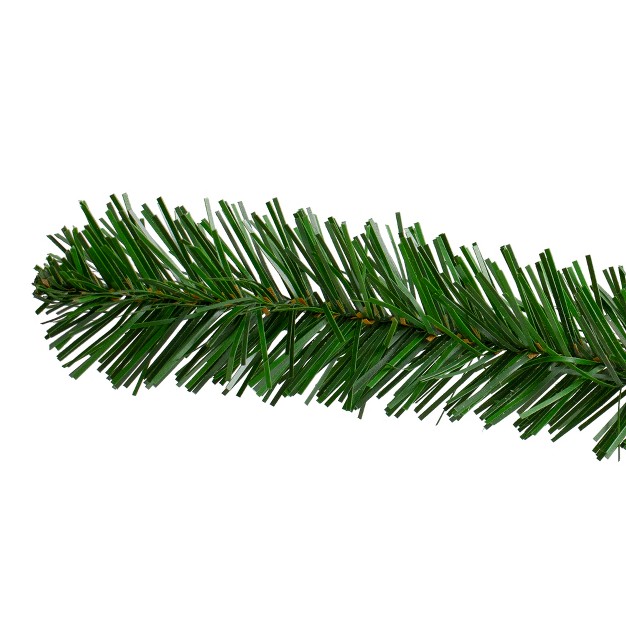 Unlit Deluxe Windsor Pine Artificial Christmas Wreath