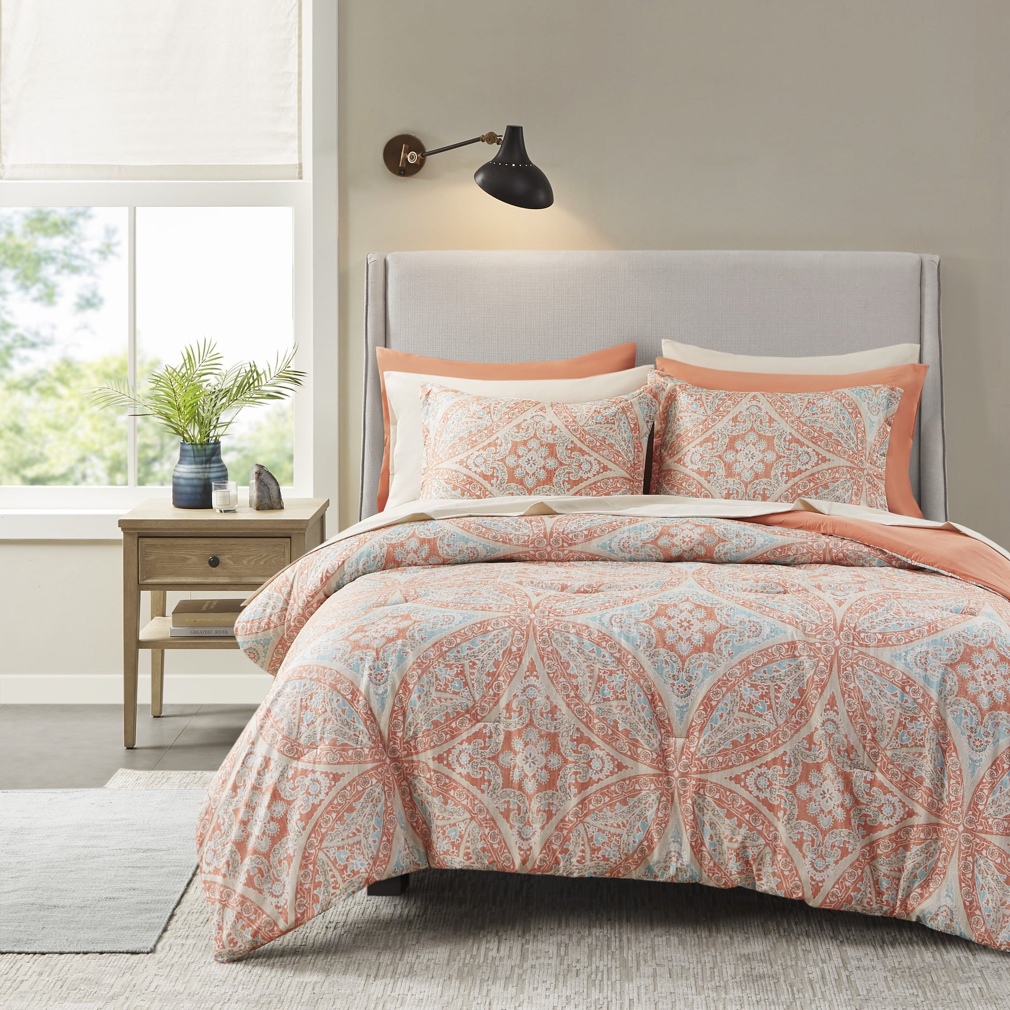 Comfort Spaces Gloria 9-Piece Bed in a Bag - Full Comforter with Sheet Set with Side Pockets， Coral