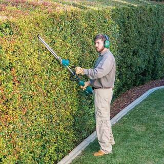 Makita 18V LXT Brushless 24 in. Pole Hedge Trimmer Kit (5.0 Ah) with bonus 18V LXT Lithium-Ion High Capacity Battery Pack 5.0Ah XNU02T-BL1850B