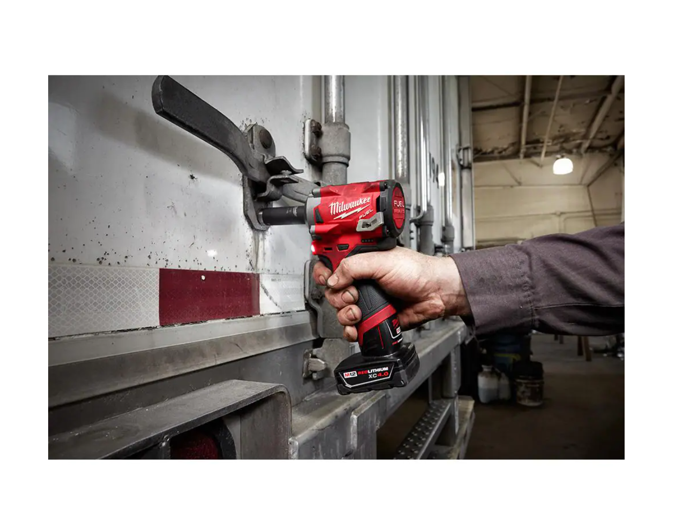 Milwaukee 2555-22 M12 FUEL 12V Lithium-Ion Brushless Cordless Stubby 1/2 in. Impact Wrench Kit with One 4.0 and One 2.0Ah Batteries