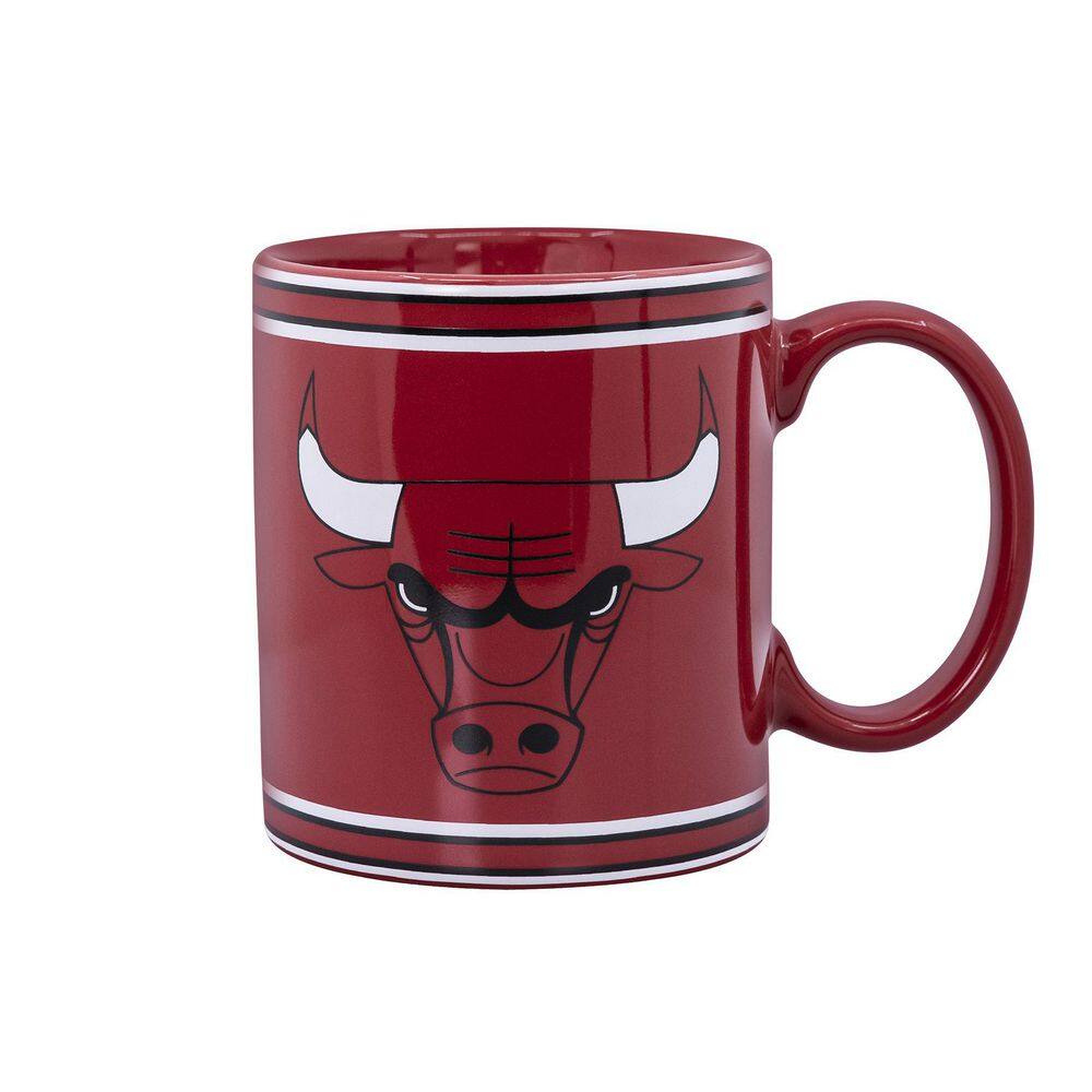 Uncanny Brands NBA Chicago Bulls Single-Cup Red Coffee Mug with Warmer for Your Drip Coffee Maker MW1-NBA-BUL-LG1