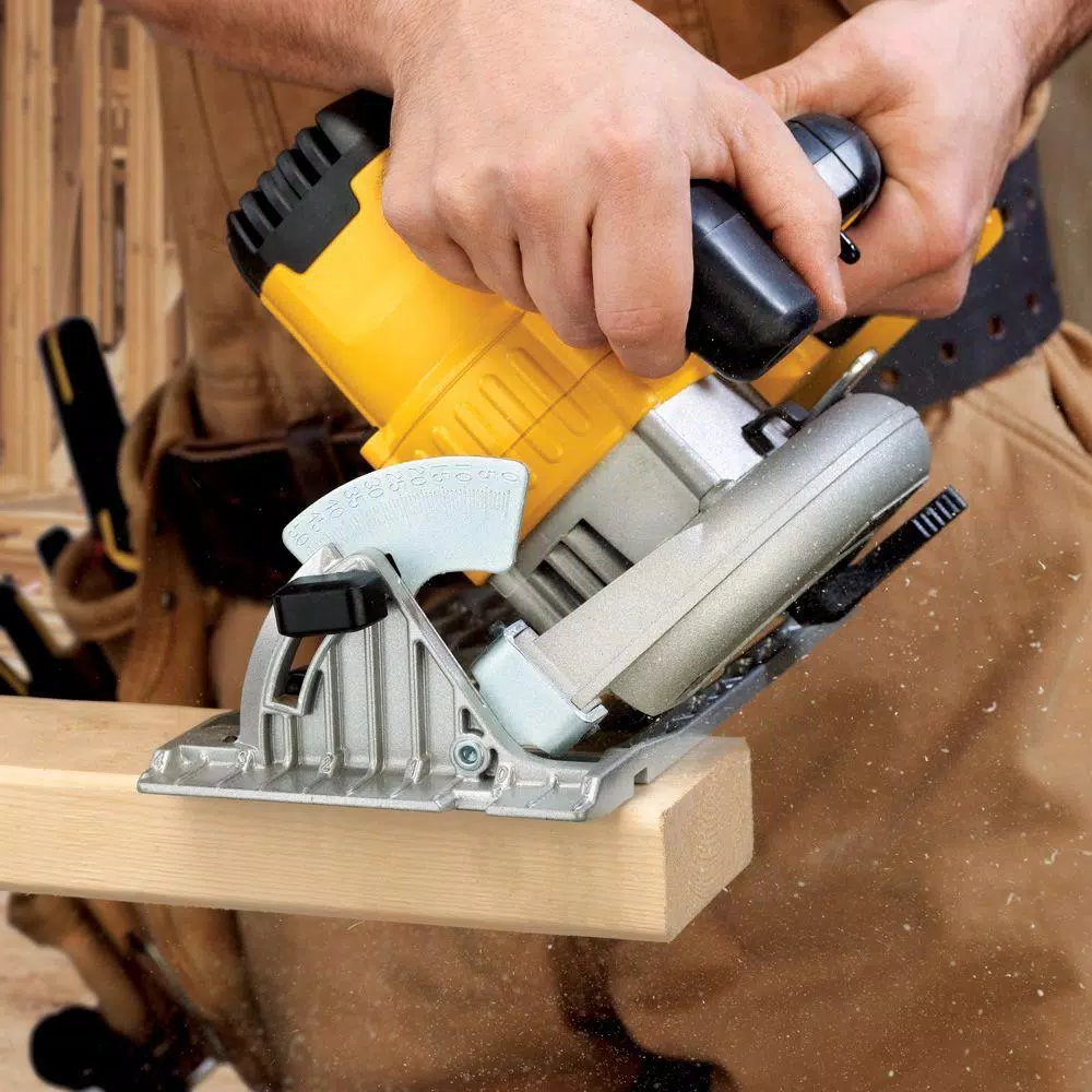 DEWALT 20-Volt MAX Cordless 6-1/2 in. Circular Saw with (1) 20-Volt Battery 4.0Ah and Charger and#8211; XDC Depot