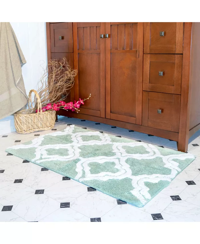 Chesapeake Double Quatrefoil Bath Rug Set