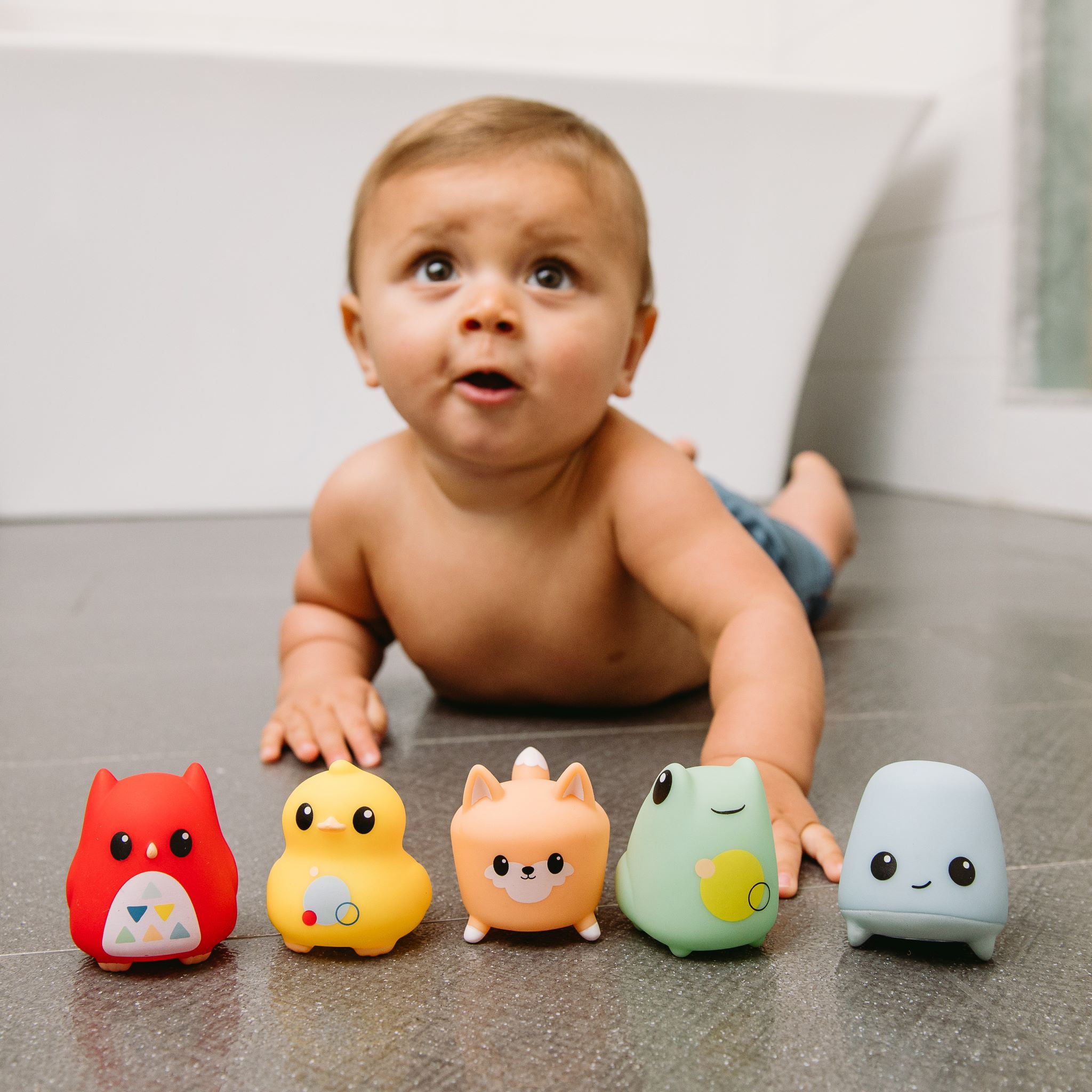 Hopscotch Lane 5 Pack Light Up Animal Bath Toys | Baby and Toddler 6 Months and Older， Unisex