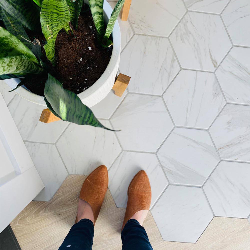 Merola Tile Classico Carrara Hexagon 7 in. x 8 in. Porcelain Floor and Wall Tile (7.5 sq. ft.Case) FEQCRX