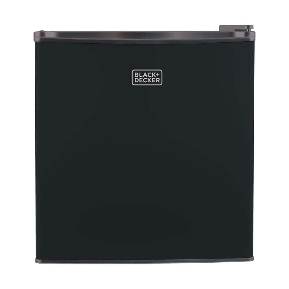 BLACKDECKER 17 cu ft Mini Fridge in Black With Freezer