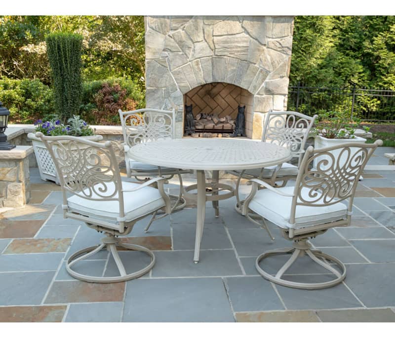 Hanover Traditions 5-Piece Outdoor Dining Set In Beige/Sand With 4 Swivel Chairs， 48 Cast-Top Table