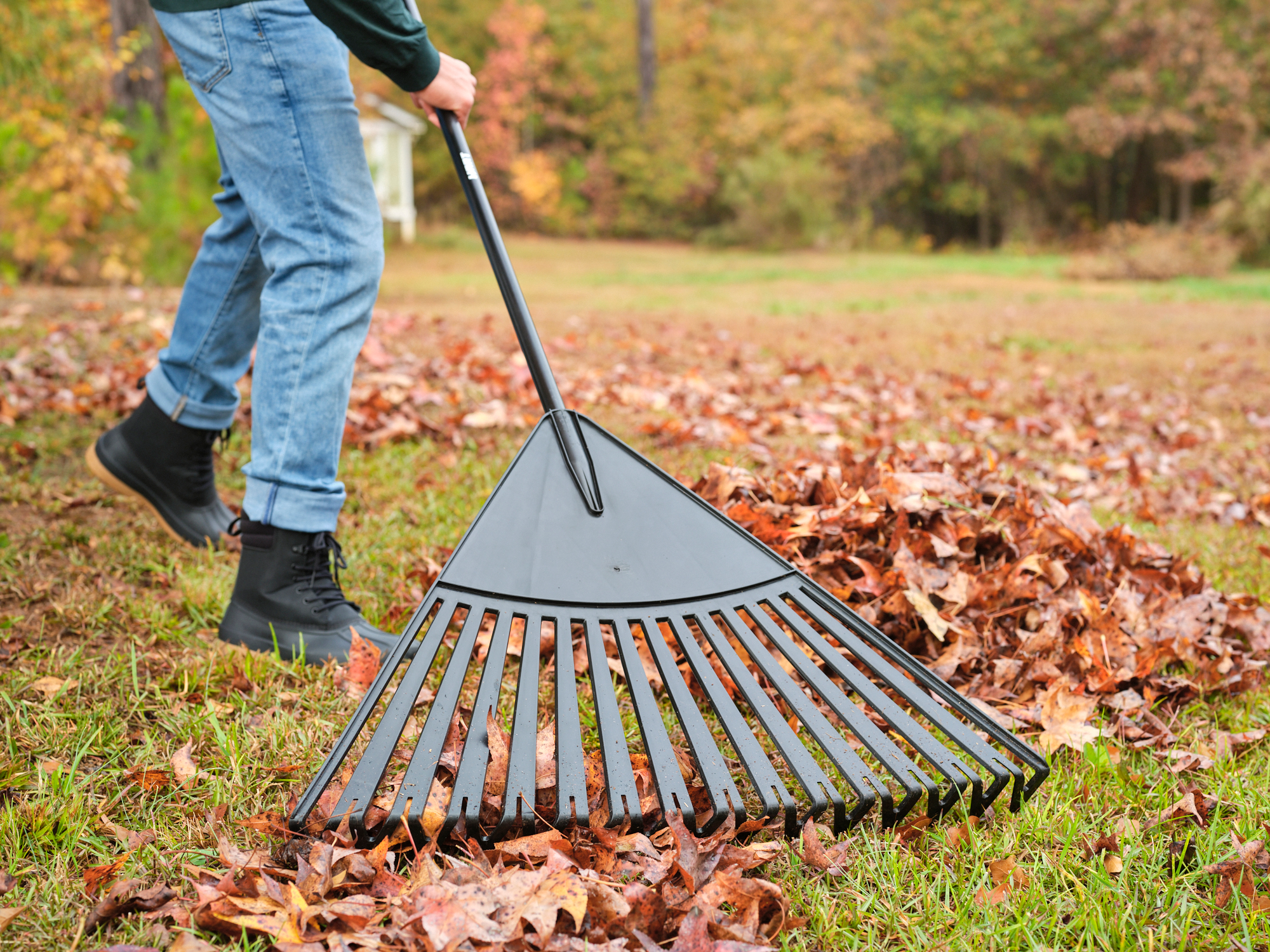 HART Clog-Free 30-inch Leaf Rake with Poly Plastic Head