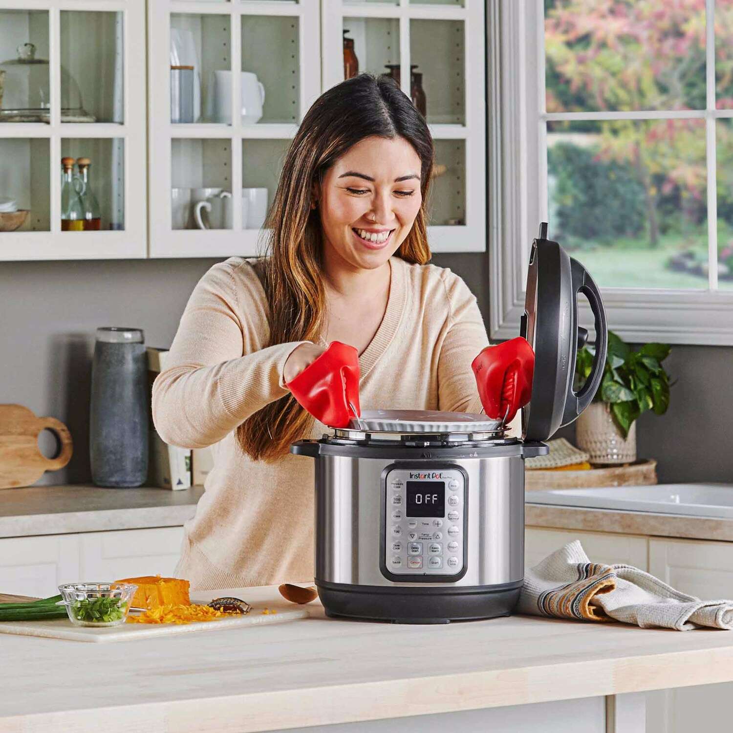 Instant Pot Duo Plus Stainless Steel Pressure Cooker 6 qt Black/Silver