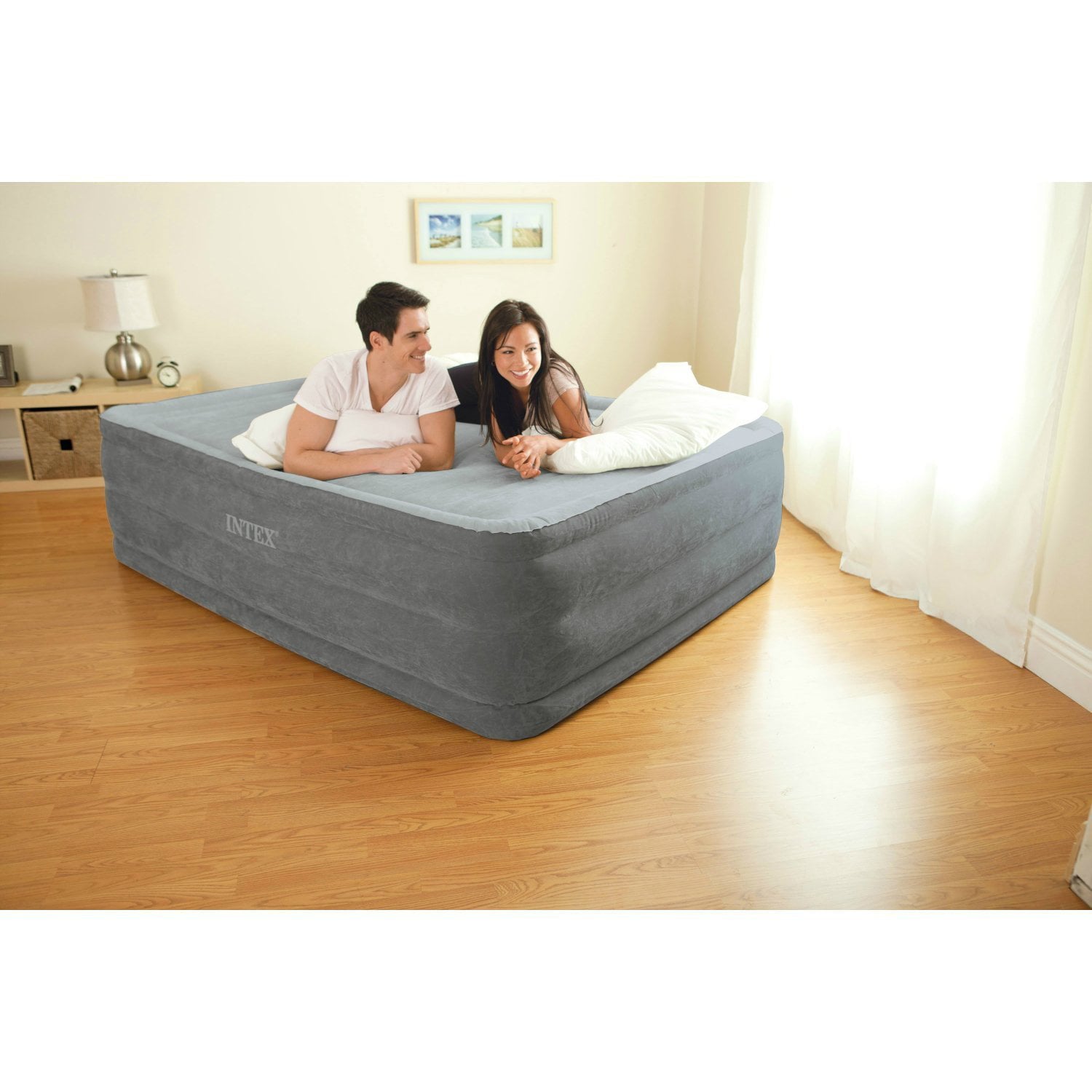 Intex Comfort Plush Elevated Dura-Beam Airbed with Built-in Electric Pump， Bed Height 22， Queen