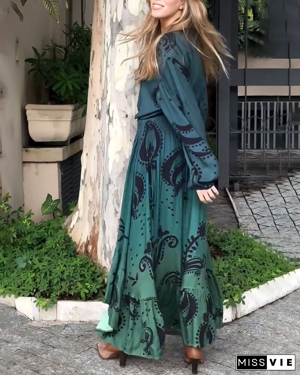 Bohemian resort V-neck printed dress