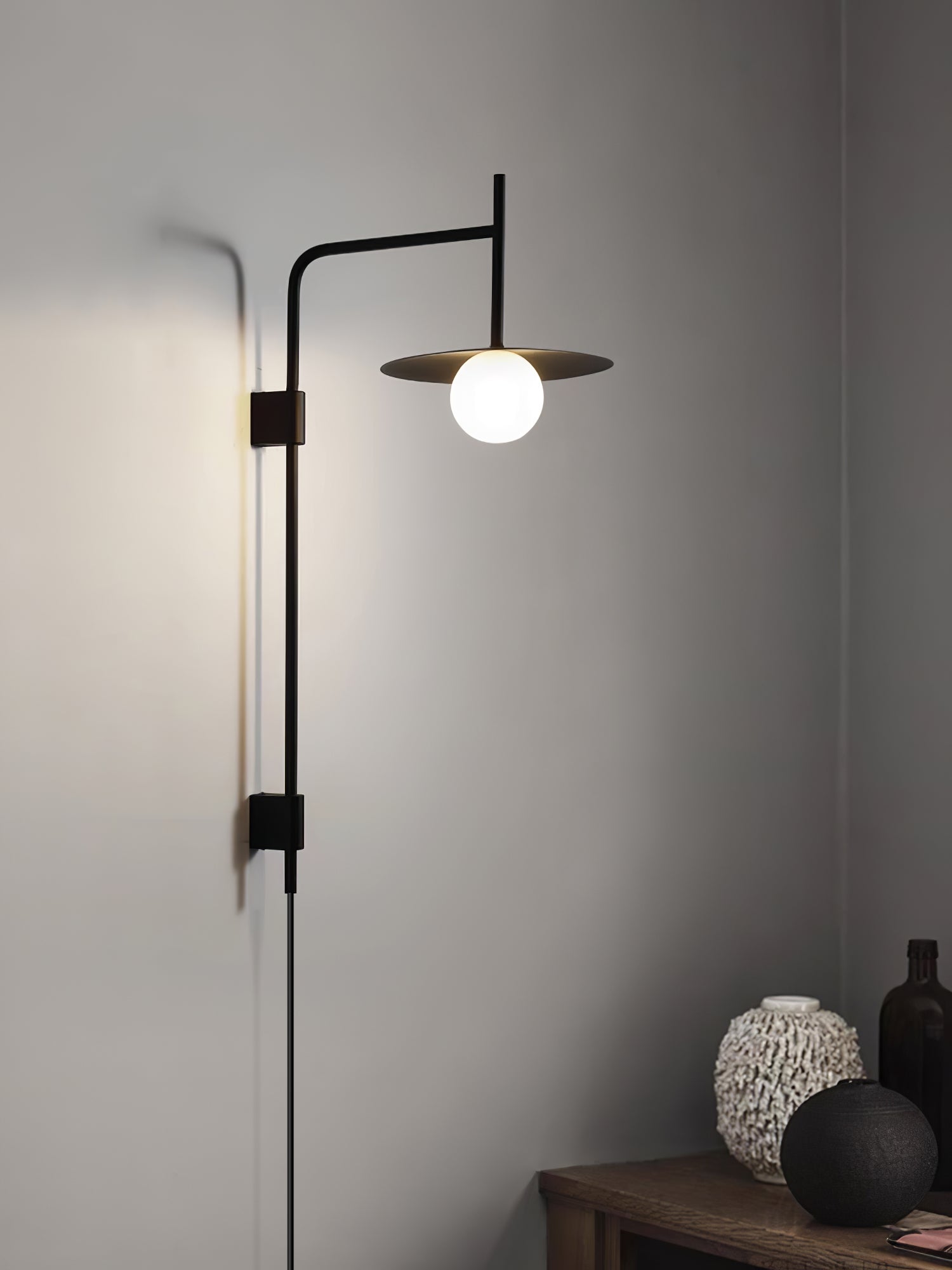 Gea Swing Arm Wall Lamp