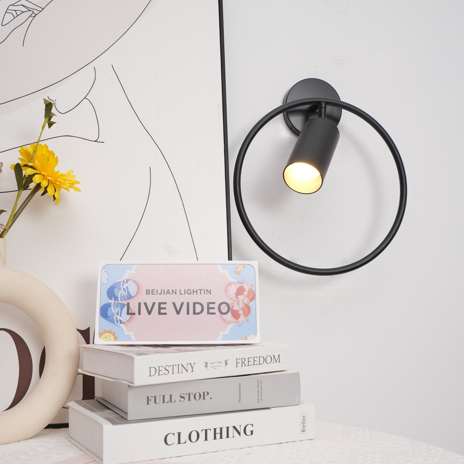 Revolta Wall Lamp