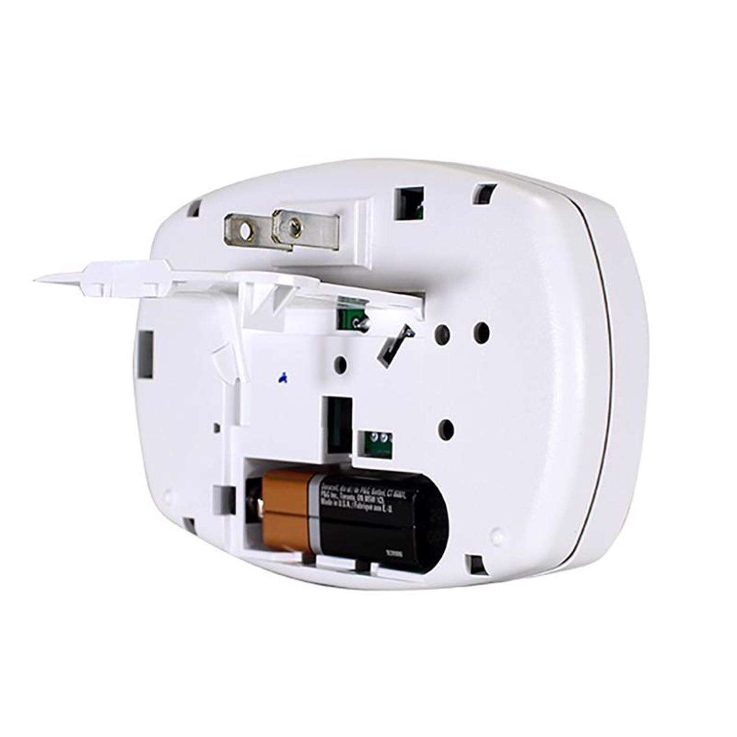 First Alert Plug-In w/Battery Back-up Electrochemical Carbon Monoxide Detector