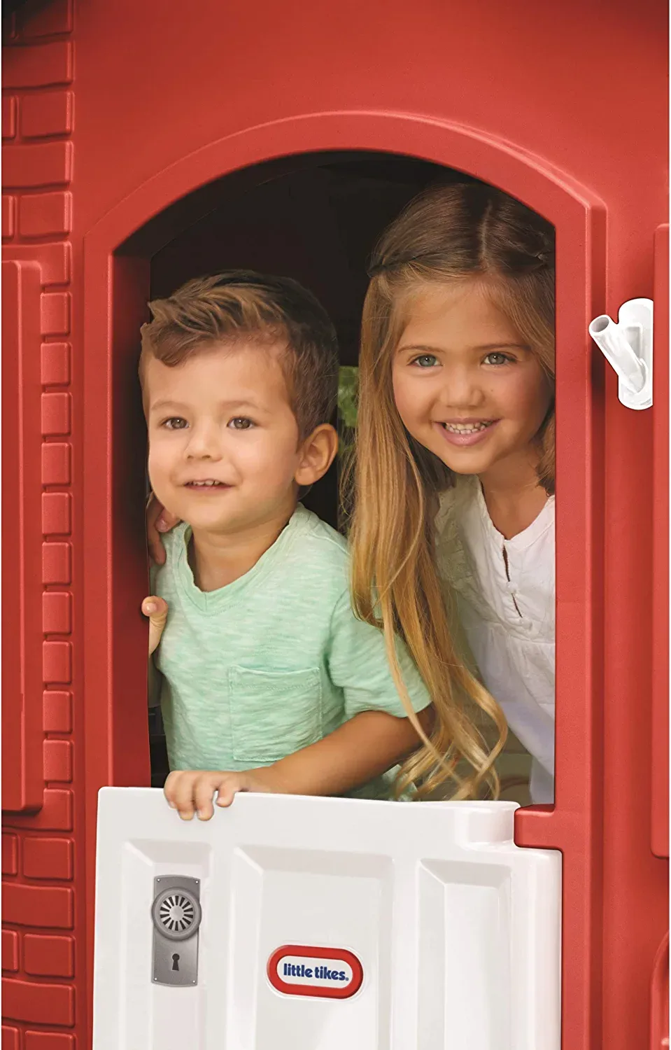 Little Tikes Cape Cottage Playhouse with Working Doors， Windows， and Shutters - Red