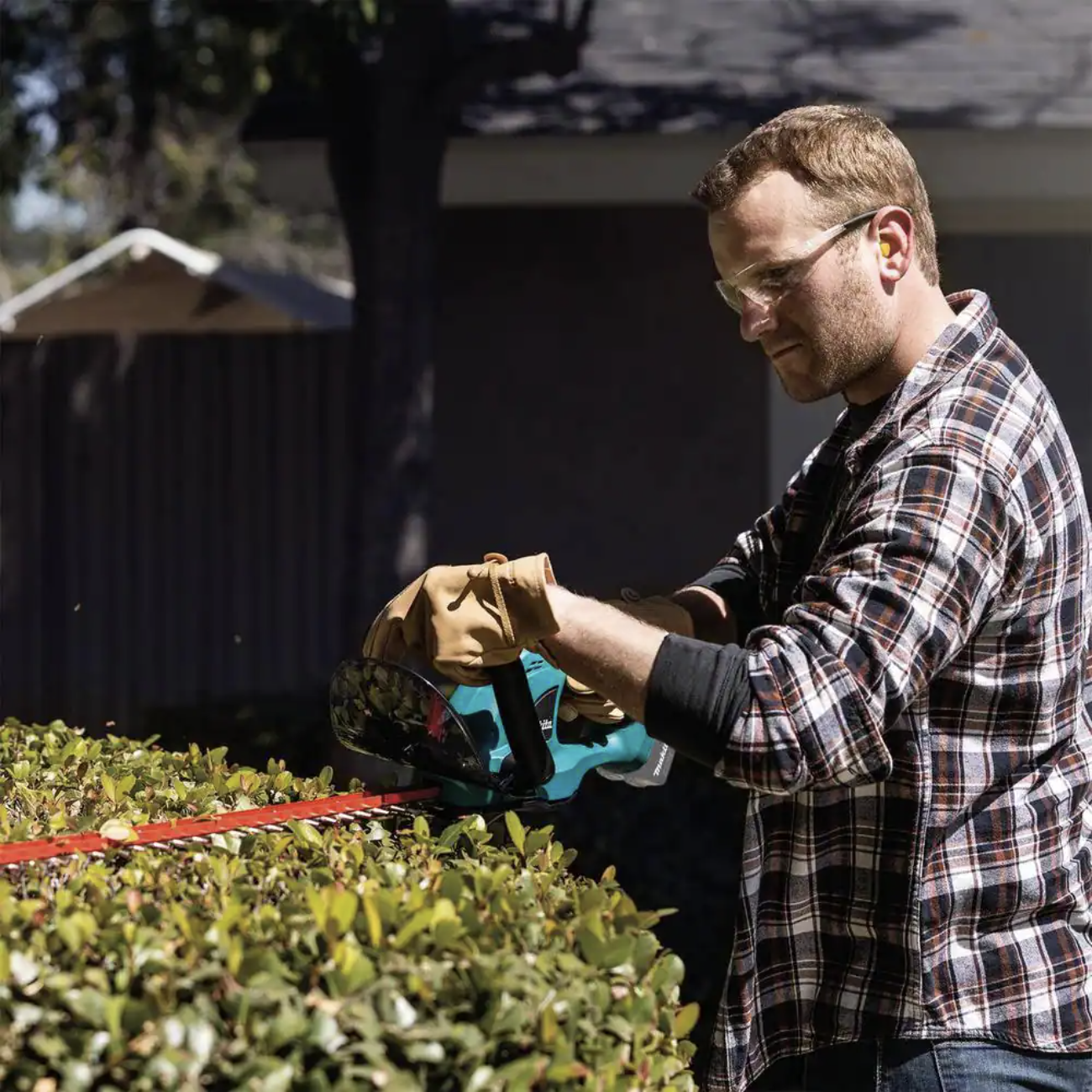 Makita 22 in. 18V LXT Lithium-Ion Cordless Hedge Trimmer (Tool-Only)