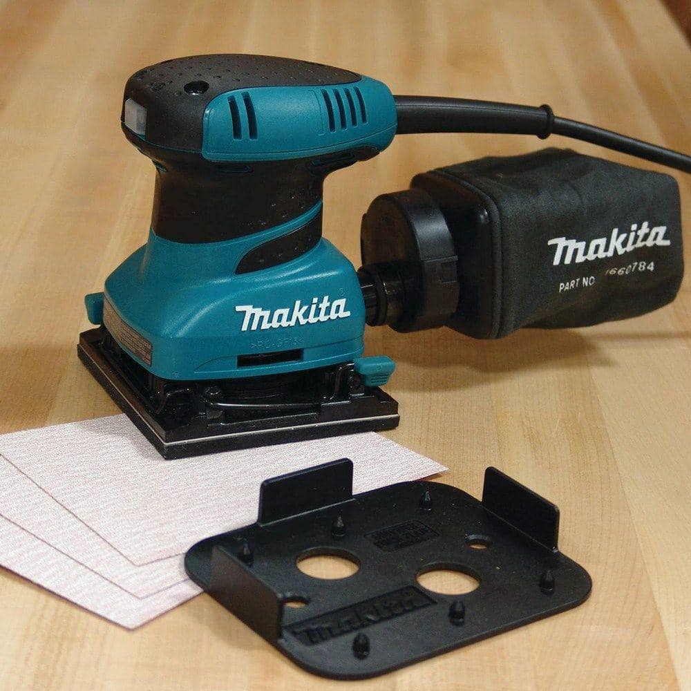 Makita 2 Amp Corded 1/4 Sheet Finishing Sander with 60G Paper, 100G Paper, 150G Paper, Dust Bag and Punch Plate BO4556