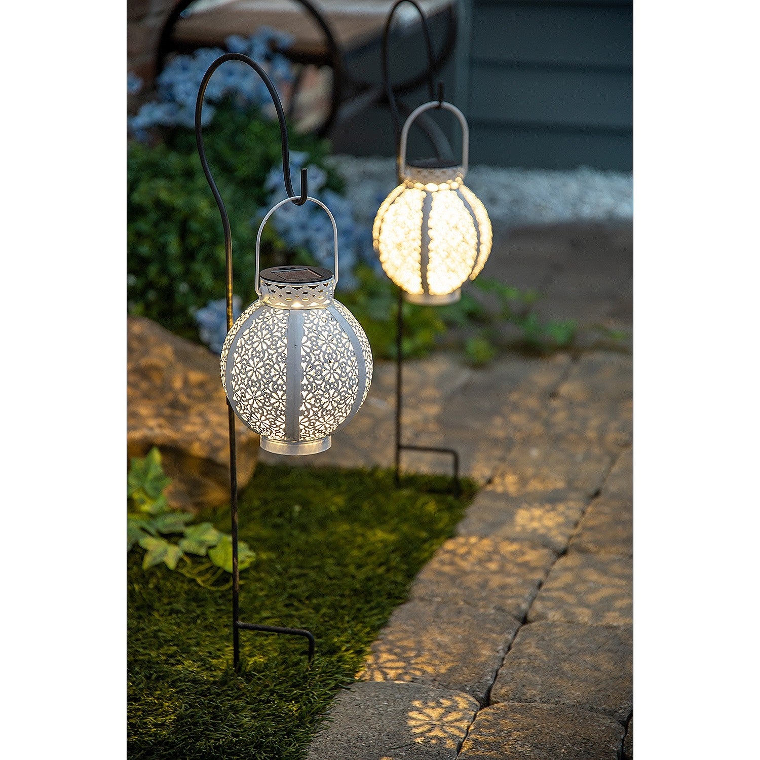 Evergreen Solar Metal Cut Out Lantern w Shadow， White， Small 6x6.7x6 in- Indoor and Outdoor Lighting