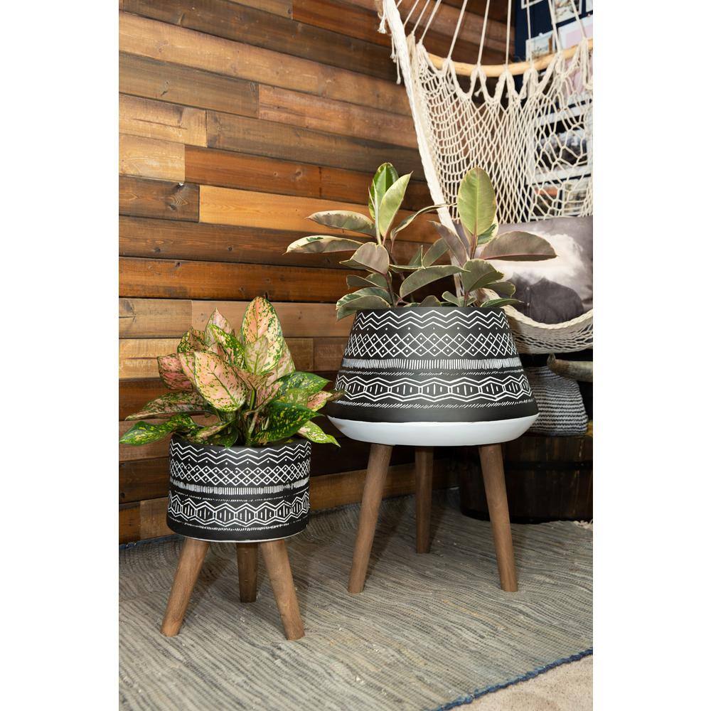 Flora Bunda 18 in. and 10 in. Black Tribal Fiberglass Plant Pot on Wood Stand Mid-Century Planter (Set of 2) CTF259E2-BK