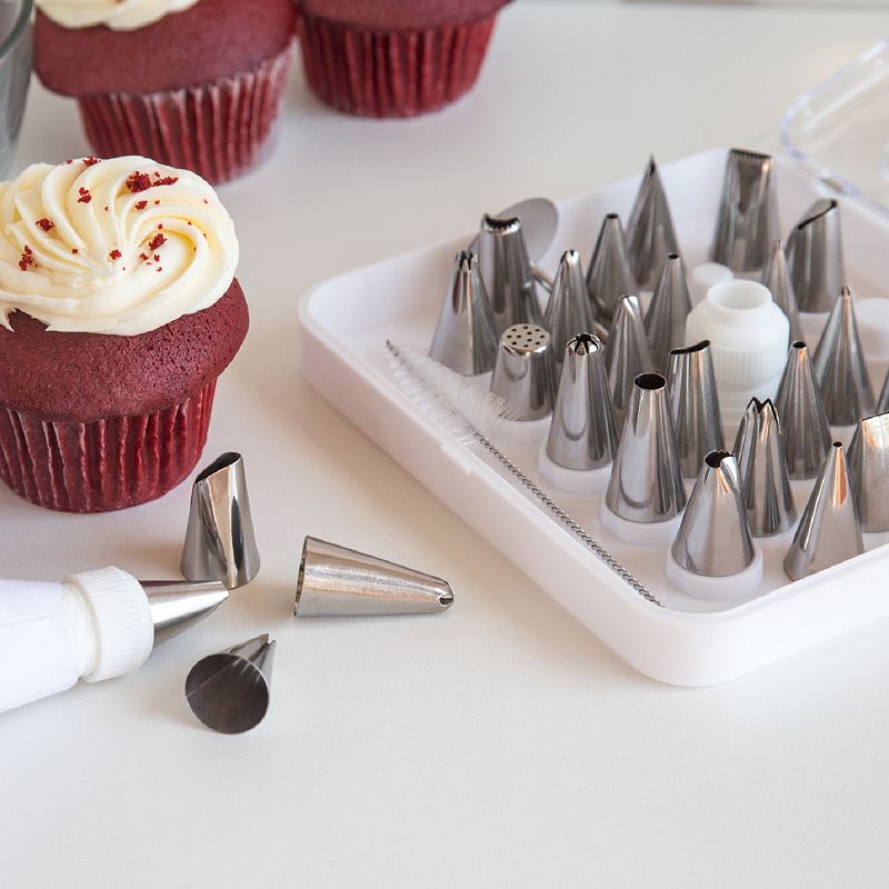 Fox Run 4395 32-pc. Icing Decorating Set