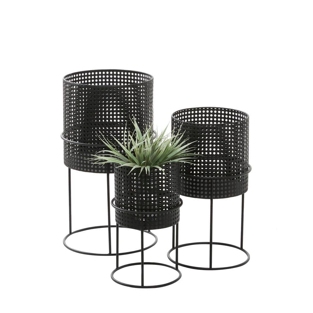 CosmoLiving by Cosmopolitan 23in. Large Black Metal Indoor Outdoor Woven Planter with Removeable Stands (3- Pack) 73866