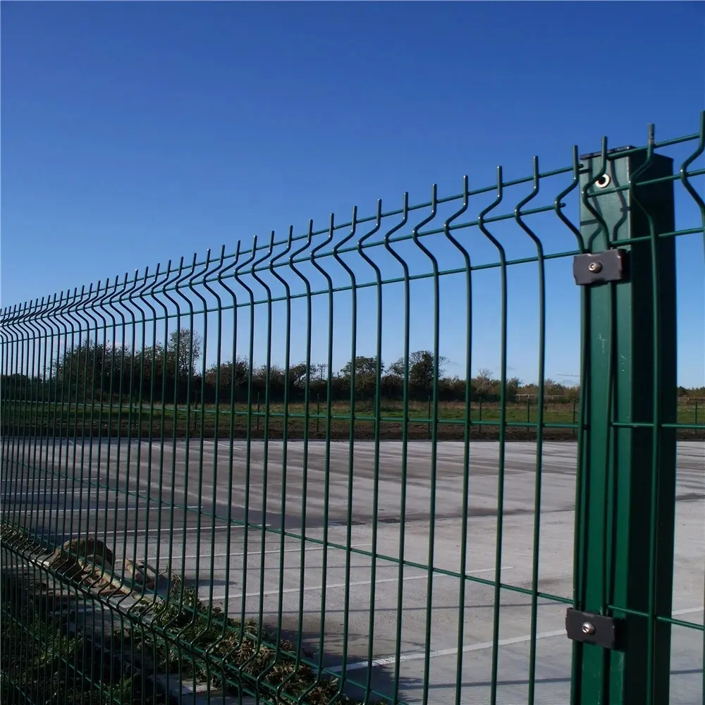 China Wholesaler Strong Ability Withstand Pressure  Galvanized Dipped 3D Curved Triangle Bending Panel Fence