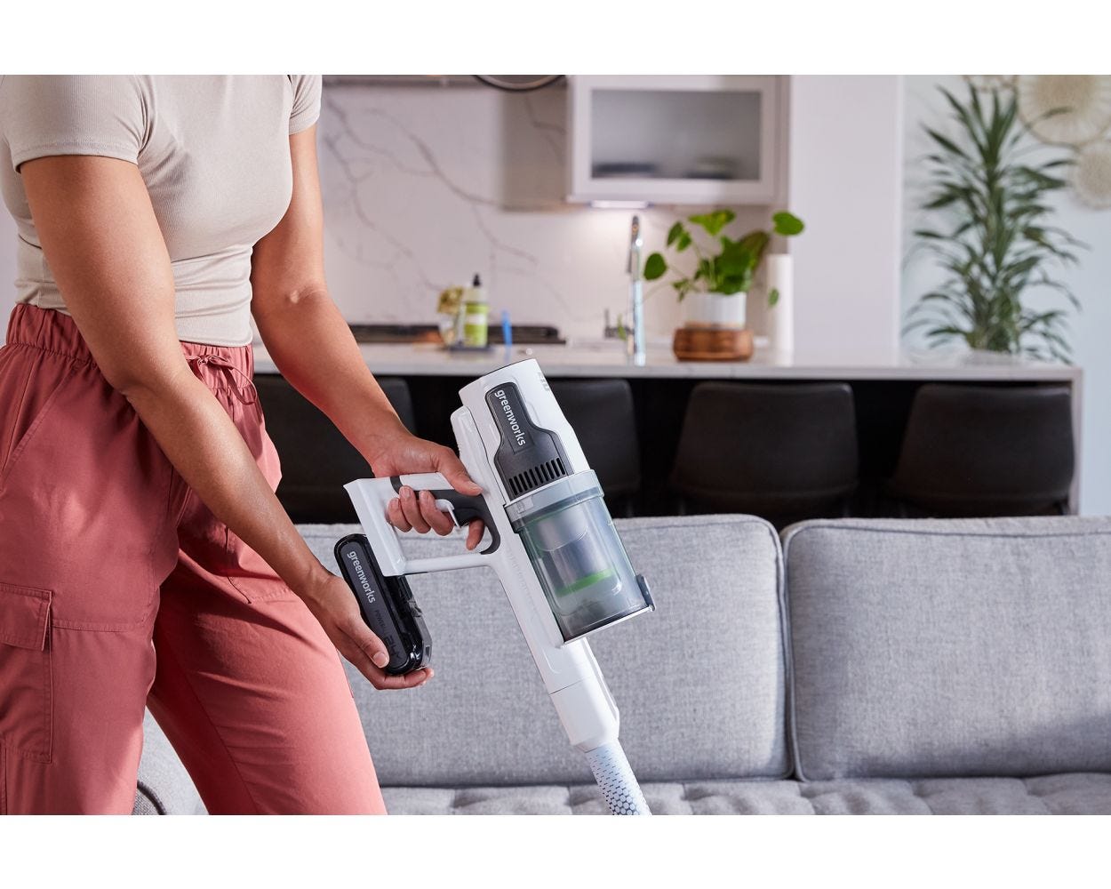 24V White Cordless Vacuum， Battery，  Charger | Greenworks Tools